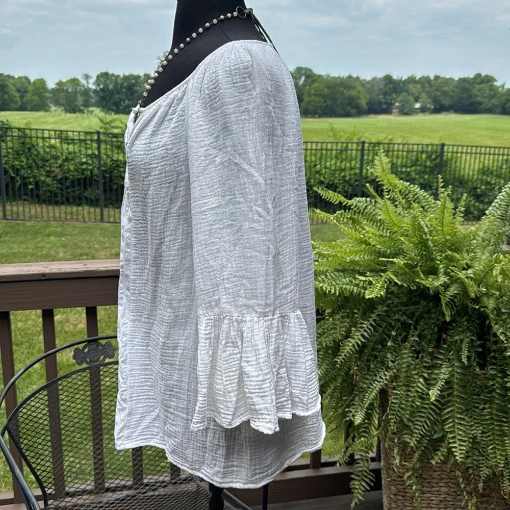 Like New white gauze tunic top w/ bell sleeves - Large - Flowy & oh so cool! 😎 - Picture 4 of 7